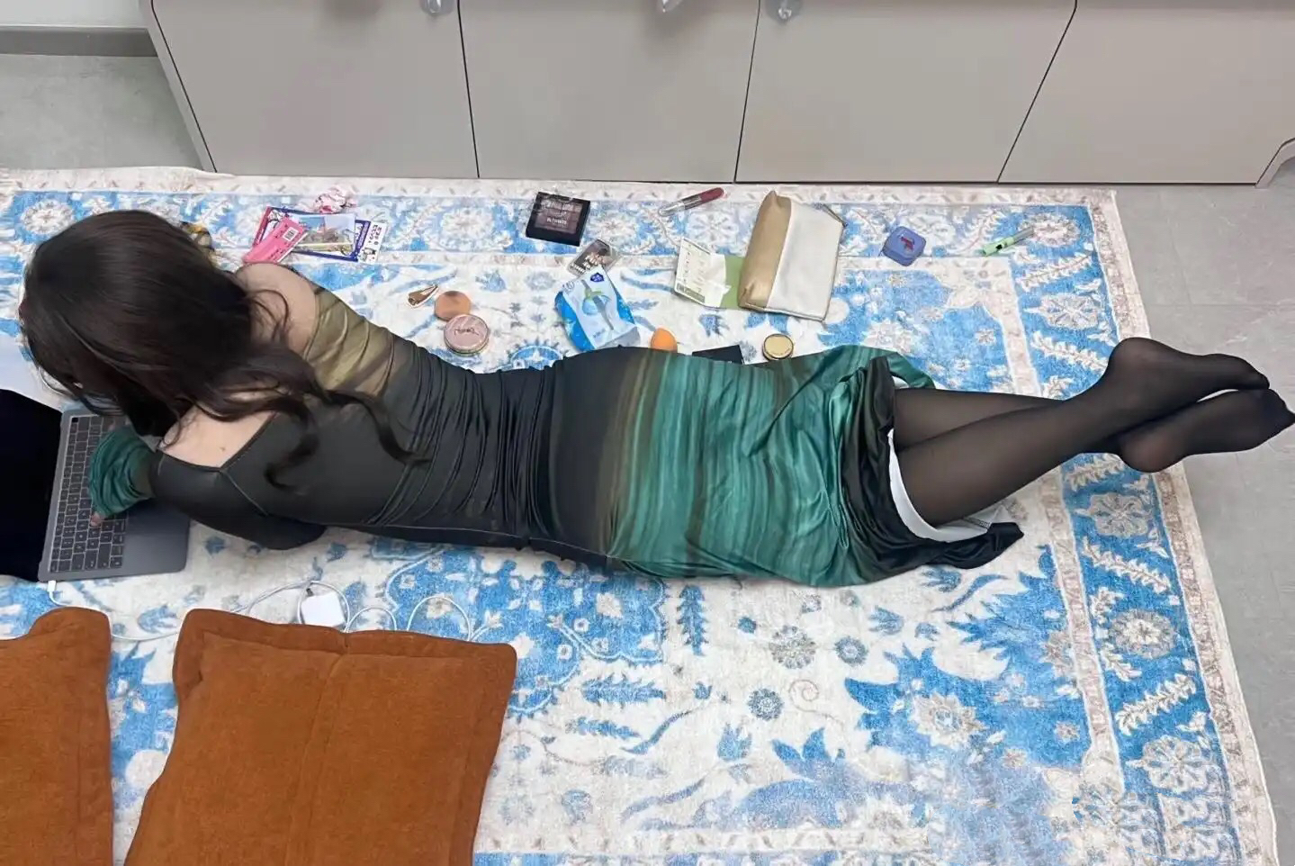 腿身比例有问题吧？