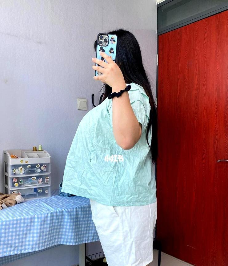 闺蜜让我试试显胸小的内衣，说是能收拢一点轮廓，效果真的绝了！
最近试了一件薄款，