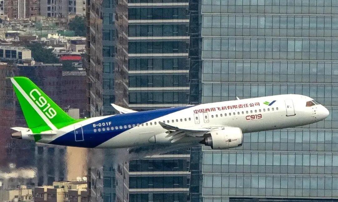 中国东航再引进一架A321nx，最近空客和波音进来都比较多啊！
唯独缺席的就是我