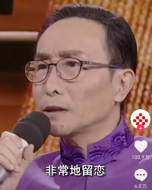 著名小品演员巩汉林说：他其实是个相声出身，师父是唐杰忠！刚拜师那会儿，师父带着他