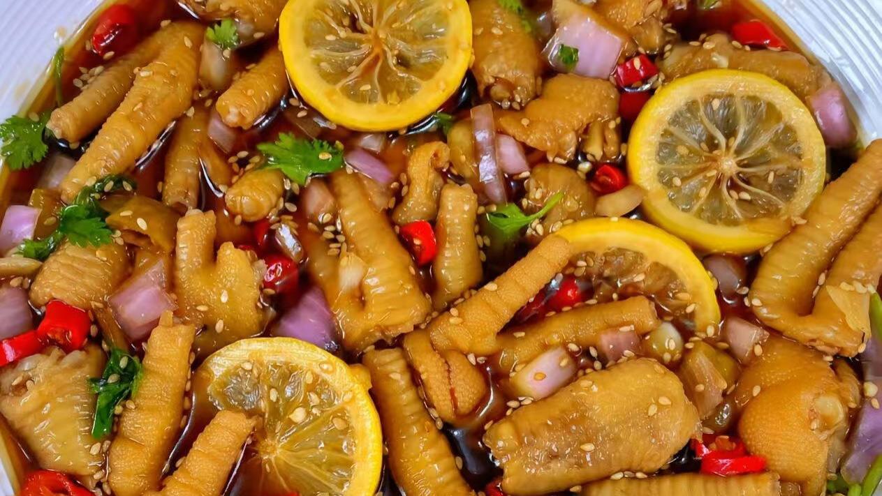 柠檬鸡爪：酸辣爽口的夏日必备小吃
