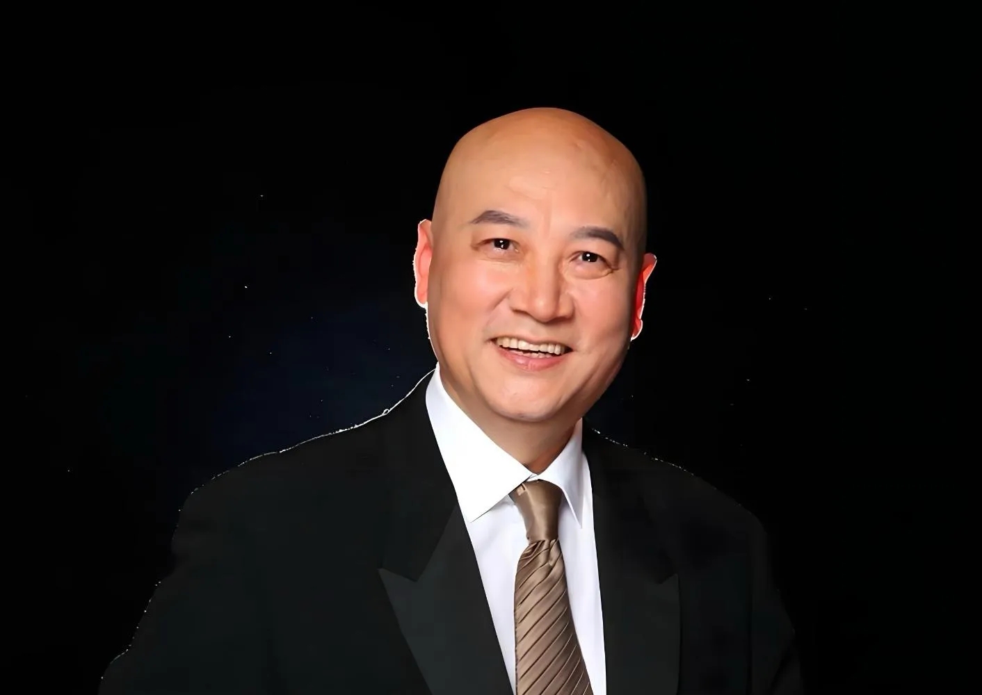 十位身价过亿的男明星：
一、迟重瑞，身价530亿
二、刘德华，身价近100亿
三
