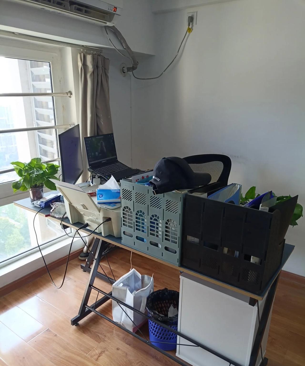 我们老板昨天上午开晨会的时候，信誓旦旦的跟我们说，他看到同事们基本上每天晚上都主