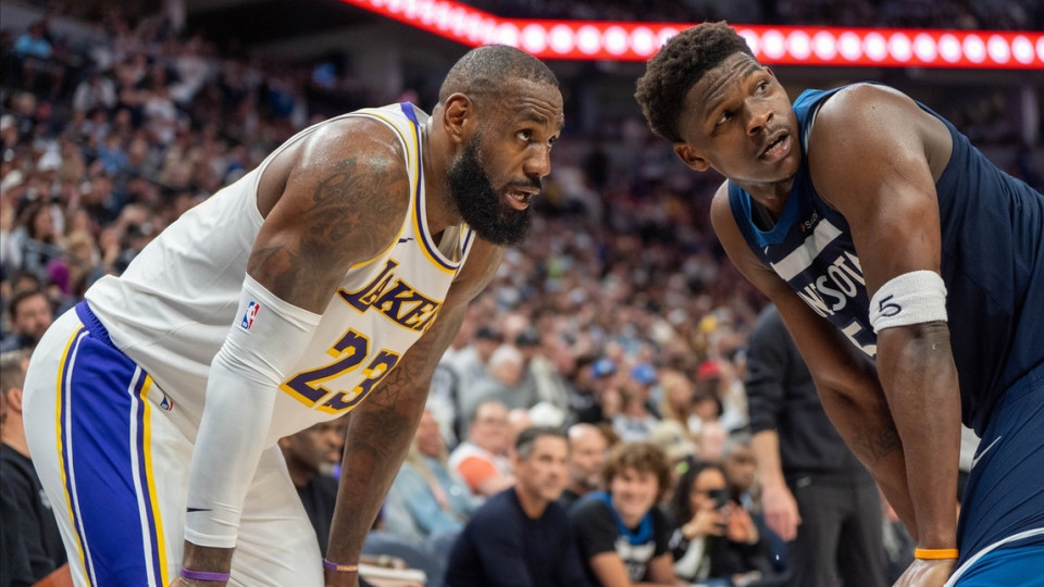 半场不换人首现NBA！ 仅4.6%晋级概率 老詹还能请回16年的自己吗