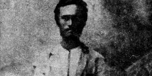 1942年，一个中国小伙子掉进北大西洋，孤零零地漂在木筏上，靠喝鸟血、吃鲨鱼肉熬