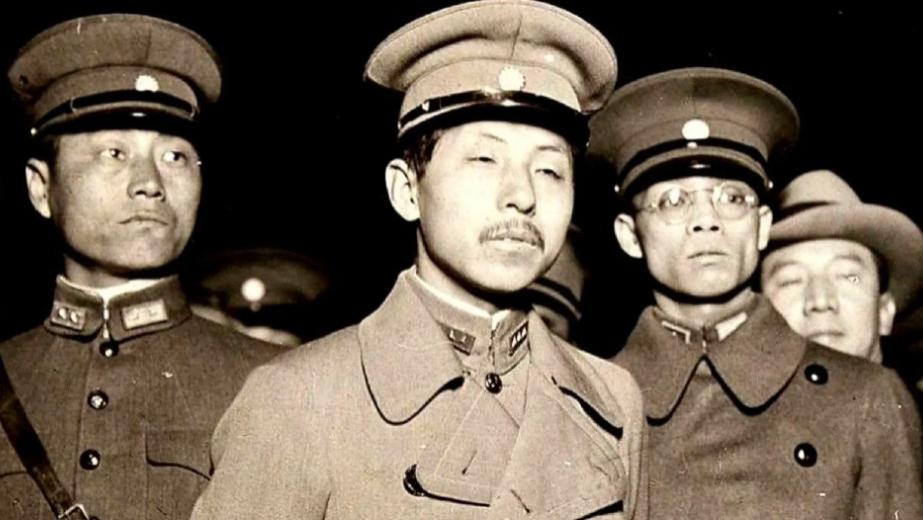 他是奉系二把手，连少帅张学良也不放在眼里，却被一枚洋元杀死