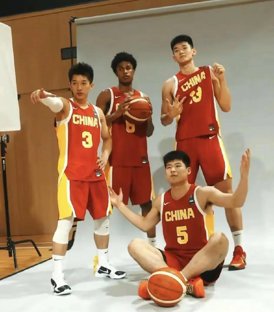 CBA夏季联赛宏远18岁小将王洪泽16投9中，砍下20+10+6+3，广东76: