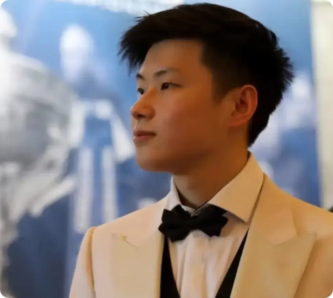 随着比亚迪官宣签下赵心童，赵心童的商业价值开始爆发！
一个是市值万亿，全球销量第