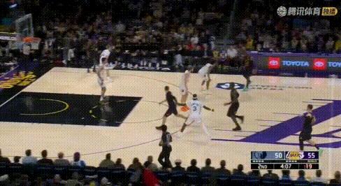 18比0？东契奇把雷迪克脸都气红了！
1节带队输，2节输更多竟被打了个18比0：