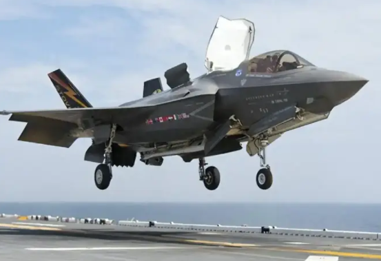 为什么我国一直都没有研发出垂直起降的战斗机？

因为这种战机对于我军来说就是鸡肋