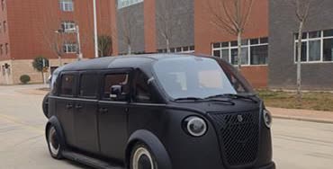 看着就高兴的一辆车！
创维，汽油机用的是柳州的1.5T，115kW，驱动电机峰