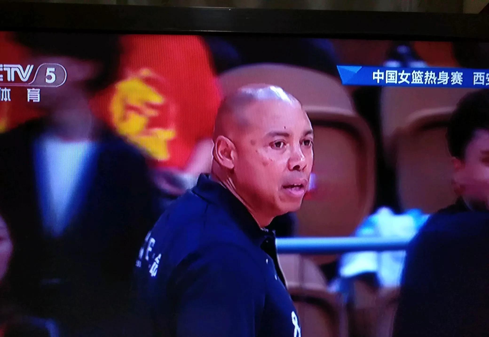 亚洲杯女篮热身赛中日对决，中国女篮首发全主力迎战日本二线队。  



西安站的