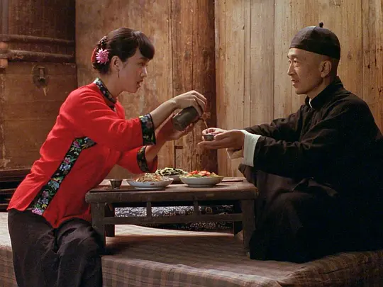    《菊豆》是一部极具深度和张力的电影，它以独特的视角和深刻的笔触，描绘了封建