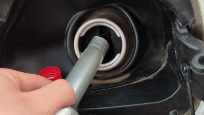 车用汽油清净剂技术评测：从原理到性能的科学解读