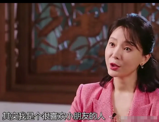演员陈数说：“我是个很喜欢小朋友的人，我是小朋友的时候我就很喜欢小朋友，但在我和