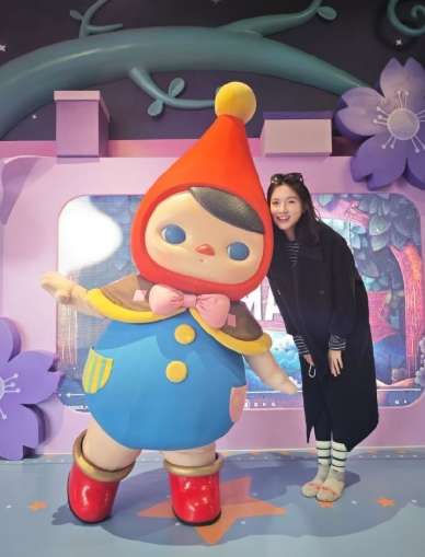 爸妈都是长腿运动员，女儿9岁逼近1米6…这哪是投胎，这是抽中了基因彩票头等奖啊！