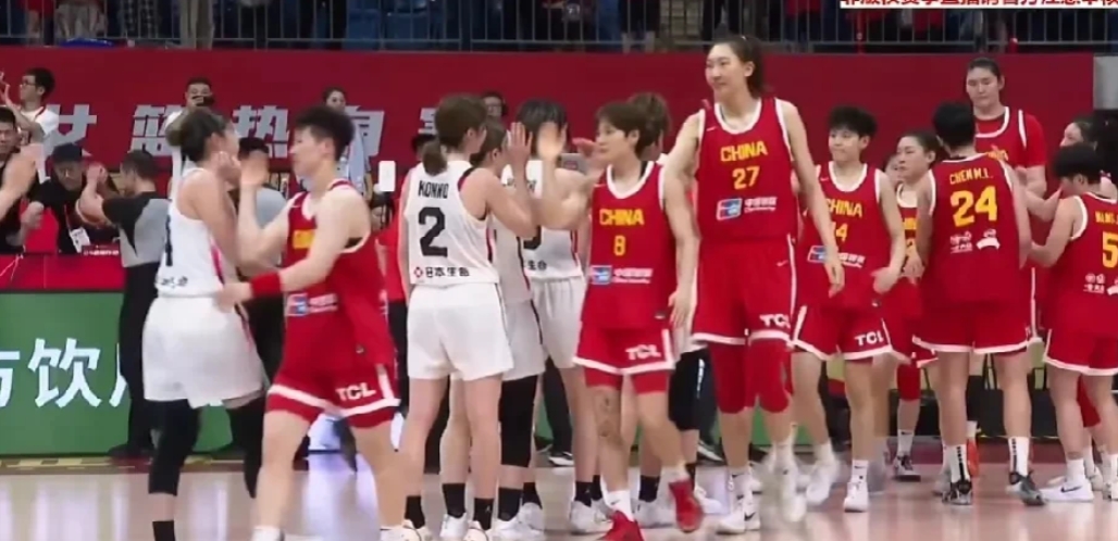 中国女篮全面开花32分大胜日本女篮，中国女篮总算打了一场翻身仗，上一场女篮的罚篮