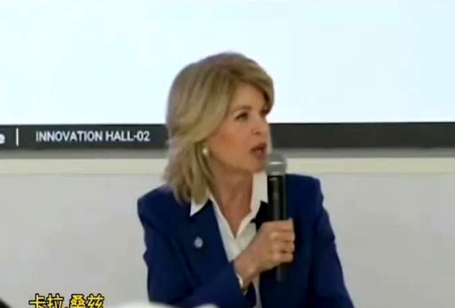 美国前驻丹麦大使表示：“美国曾帮助一个非常贫穷的国家中国，帮助它把自己从真正的贫