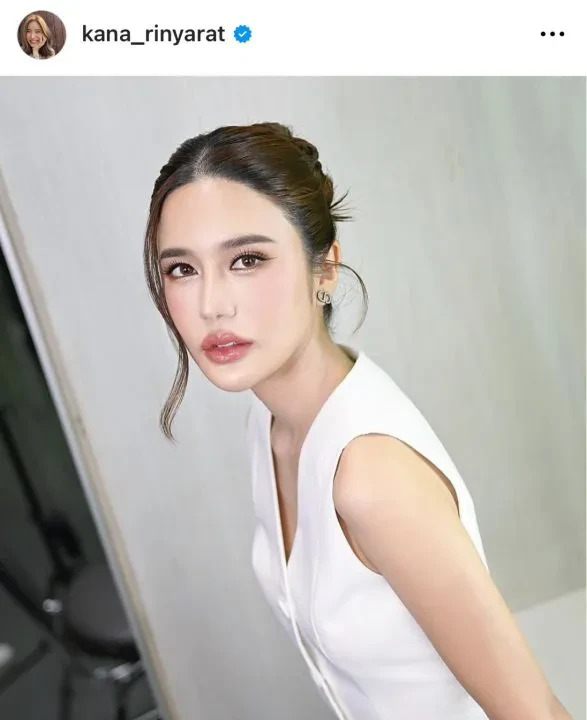 泰国女星被求婚四天后分手

















我的天哪！这也太dr