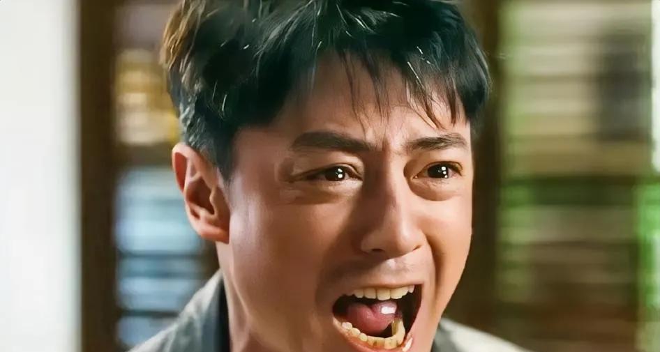 这不是降维打击吗  让老戏骨霍建华去演短剧，好消息是和他对戏的也是tvb戏霸黄宗
