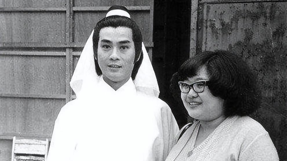 同是郑少秋的基因，沈殿霞和官晶华女儿一对比，一个天上一个地下