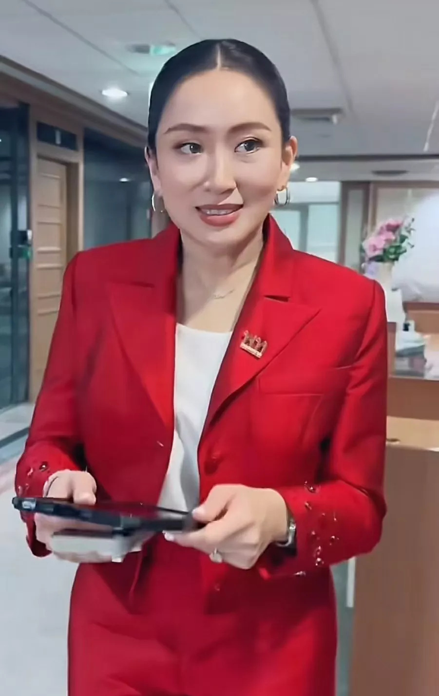 泰国权力大揭秘：皇室军方政府谁说了算











哇塞！你绝对想不到，