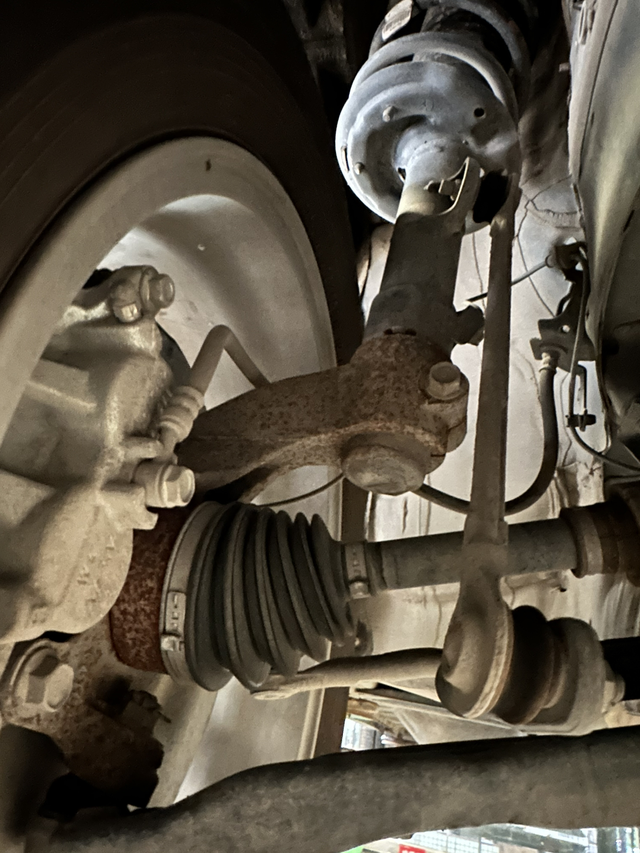 CRV生锈问题
23款CRV 开的不到一年生锈正常吗 没有去过海边 开的还没一万