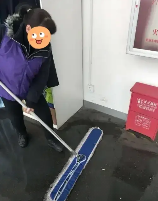 老板把做了5天的保洁阿姨辞退了，没有给一分钱工资！

好不容易招到的保洁阿姨，做