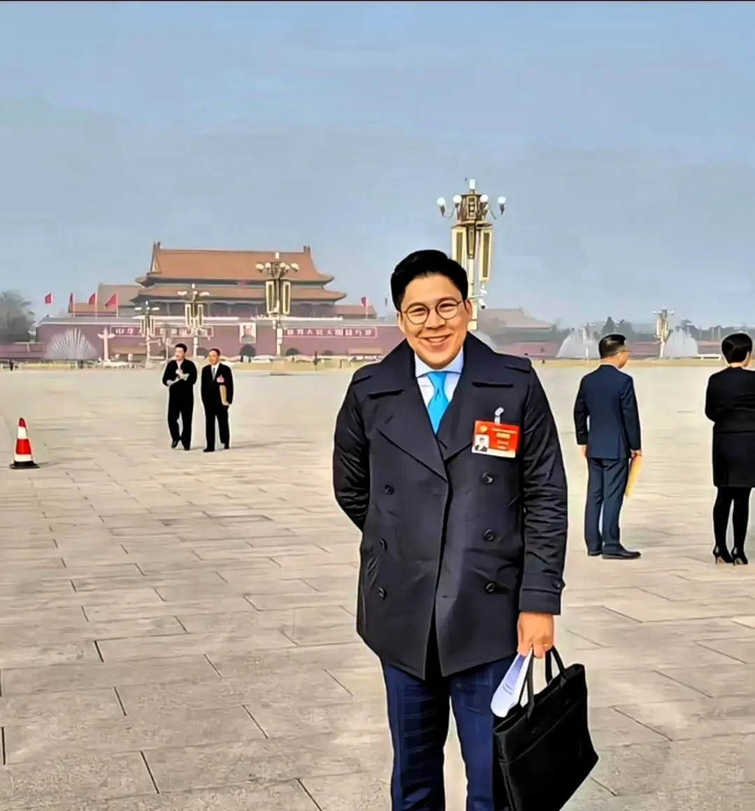 郭晶晶霍启刚育儿经











跳水皇后，豪门阔太，这些标签都不能定义