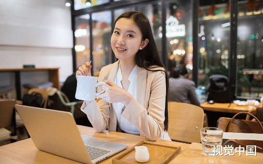 “你配不上我了！”老婆从名媛培训班出来，第一句话就让我受伤
