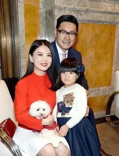 有人问李湘，你宁可离婚，也不用你的资源毁掉王岳伦？我想无论他再怎么不好，也是王诗