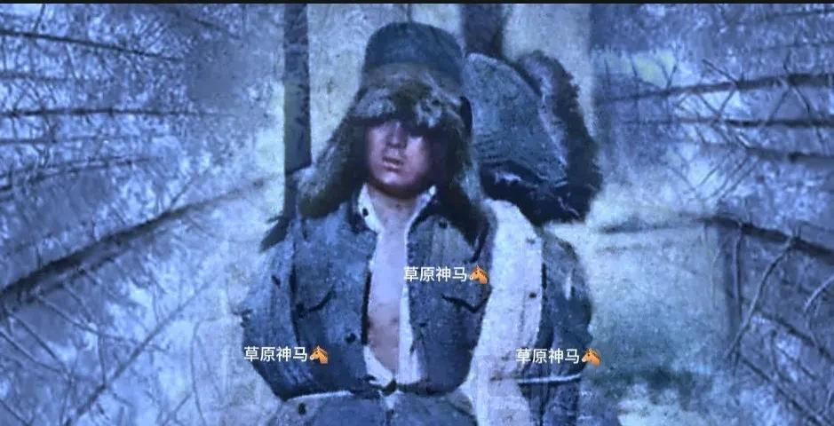 为什么所有的国人都向他俩敬礼
一九三六年十二月二日晨，伪满佛山县城(今嘉荫)，忽