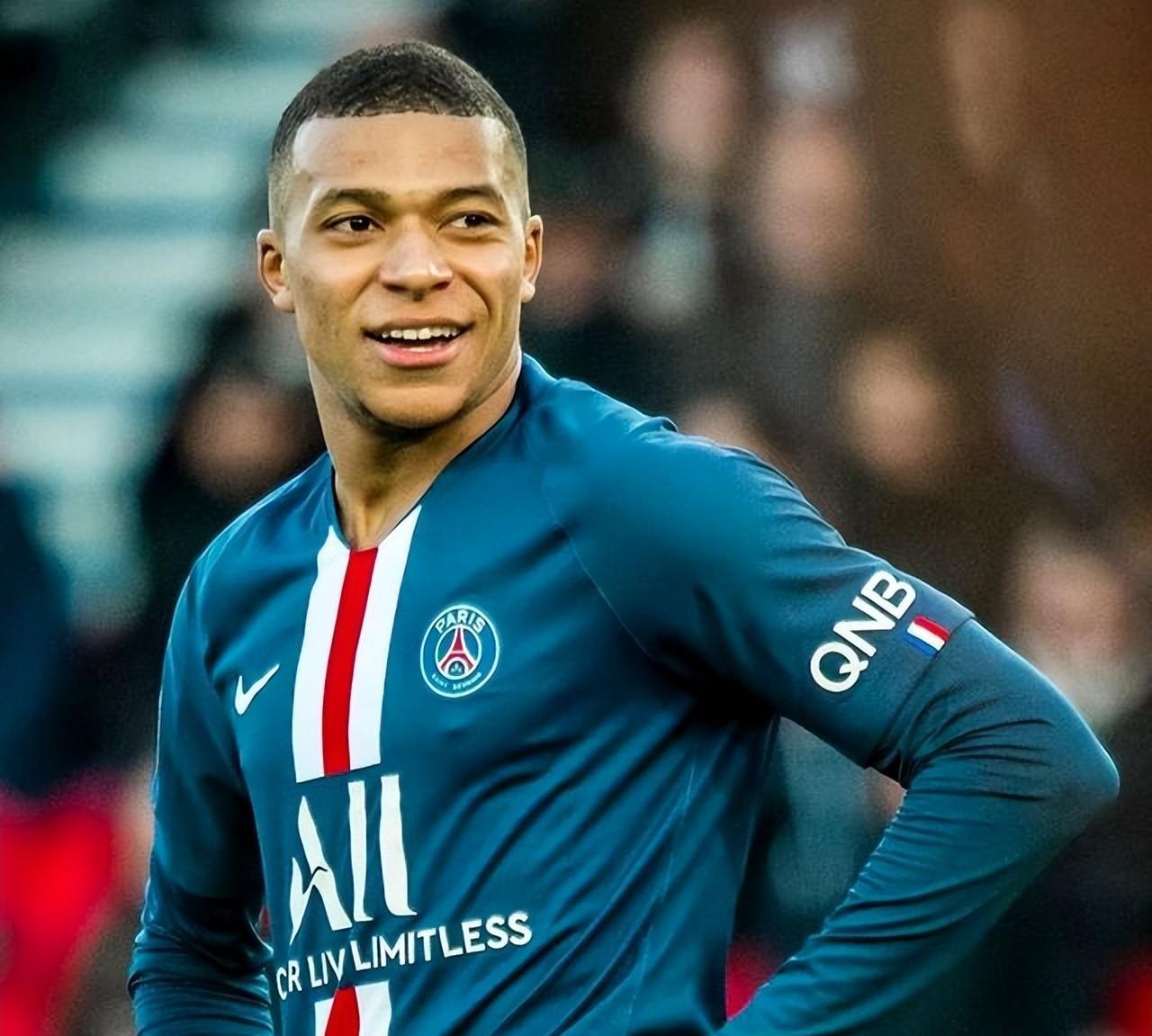 姆巴佩五大联赛自然年进球数即将升至21世纪射手榜第二！
第五名:姆巴佩 63场6