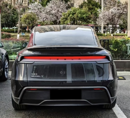 ModelY 真实驾驶日记：
- 日常通勤：每周充1次电，比福克斯每周加油少花3