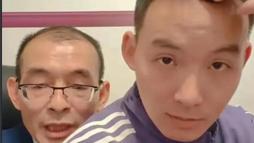 谢浩男助力父亲发展生意