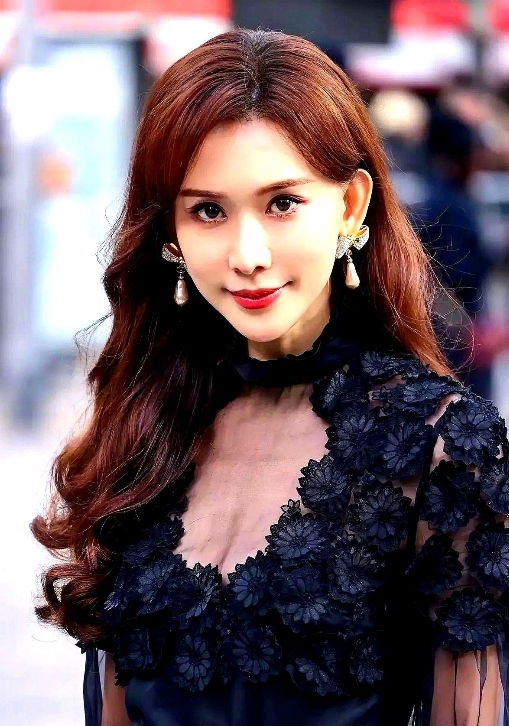 终于弄明白，为什么林志玲嫁到日本后就变得畏畏缩缩了。
不是因为她老公黑泽良平的原