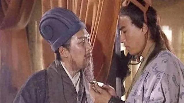 诸葛亮为何将兵书传姜维不给亲儿子？