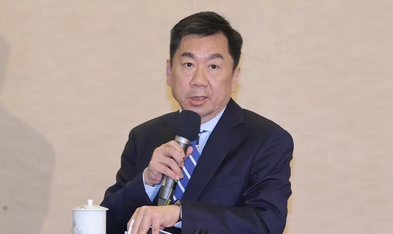 赖清德子弟兵陈宗彦遭控接受性招待 一审获判无罪
台“行政院”前发言人陈宗彦被控担