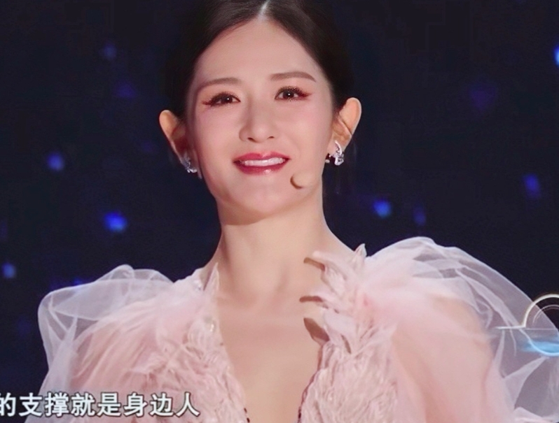 2021年快本停播后，都以为谢娜自此离开主持界，而令人感到不可思议的是4年后，谢