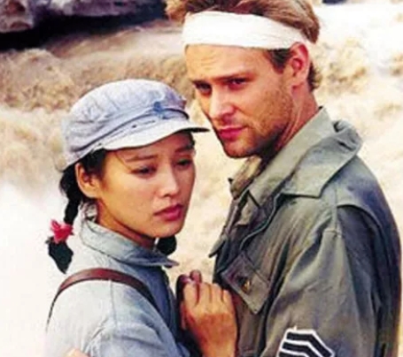 1997年，宁静嫁给外籍演员保罗，婆婆说：感谢你嫁到我们家，我们有5000亩的庄