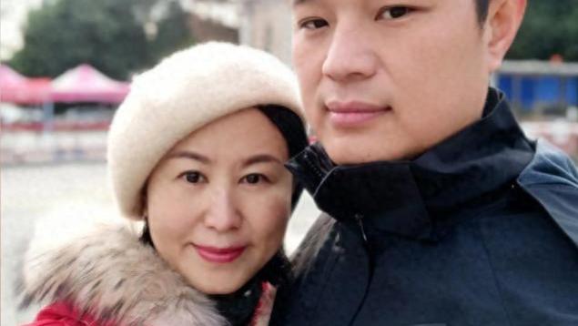 5天闪婚大14岁富婆，被骂“吃软饭”！5年后他靠民宿逆袭，网友：真爱无敌