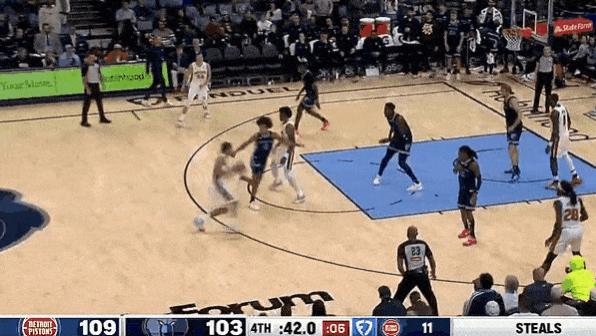 巨星表现！坎宁安顶投三分再进锁定胜局，末节砍下19分