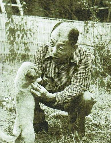 1975年4月6日凌晨2点，张群打电话告诉了张学良，说蒋介石已于昨夜病死。当时，