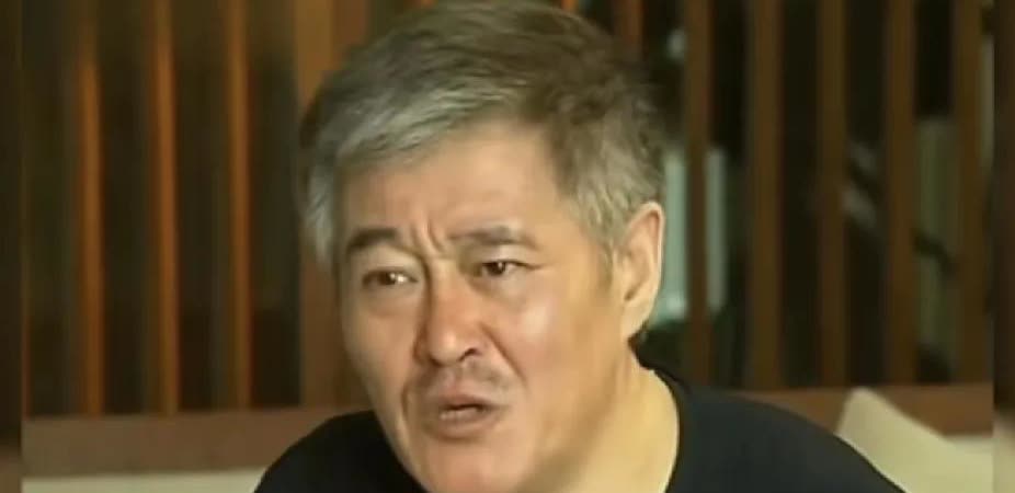 赵本山说过:

“中国人有个习惯，

看你可怜就非常好，

看你太好