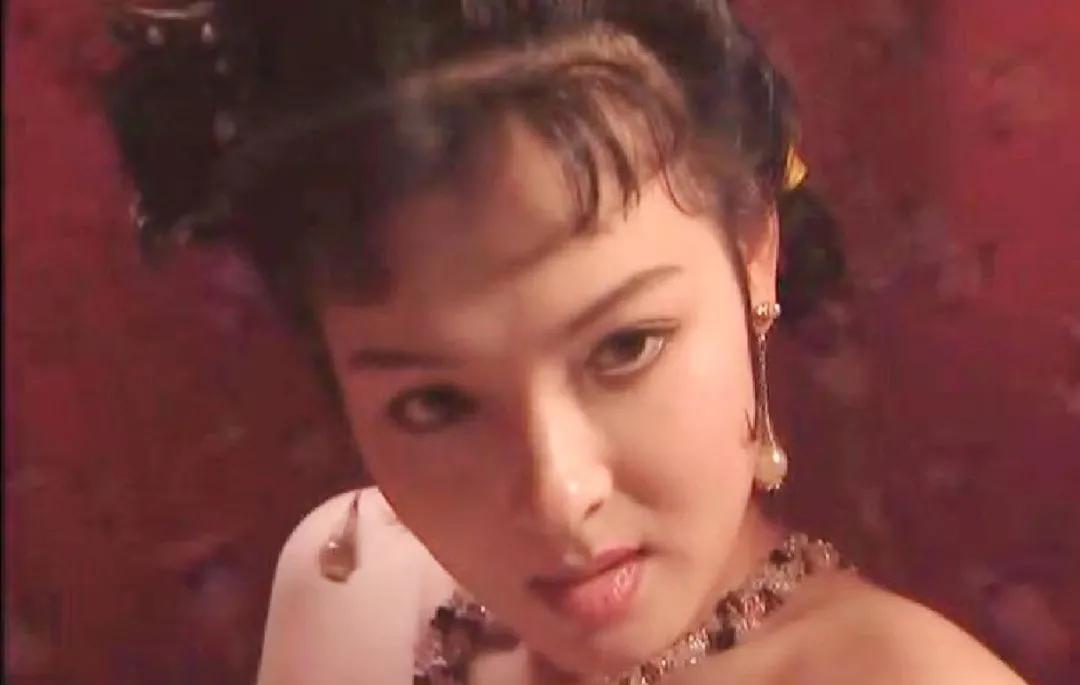 演员魏慧丽，肤白貌美风姿绰约，四大名著她拍了三部，水浒传里扮演阎婆惜被宋江迫害，