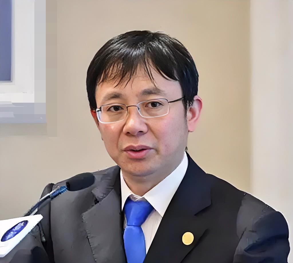 吴心伯院长：美国想让东方大国恢复稀土出口，没门！   
复旦大学吴心伯院长，在接