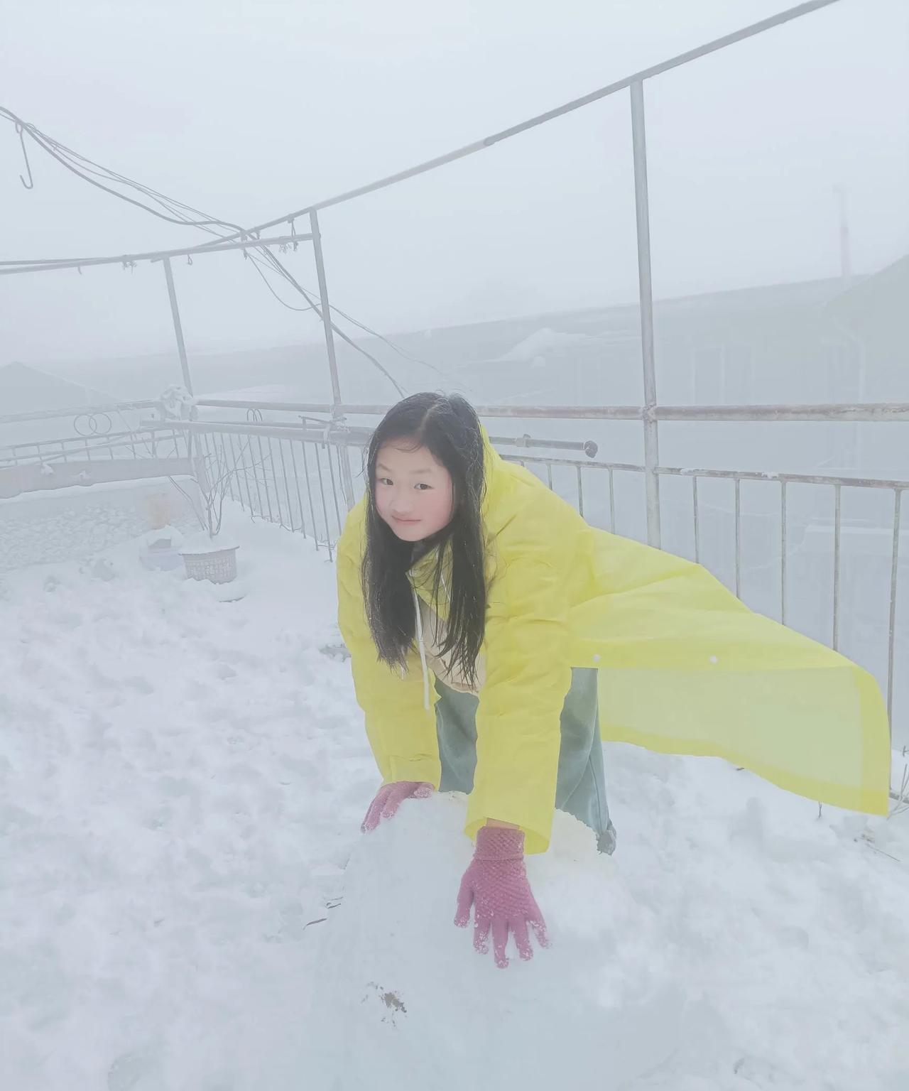 #说一句带‘雪’的诗句#少年易老学难成，一寸光阴不可轻。 ”（《劝学诗 》朱熹 
