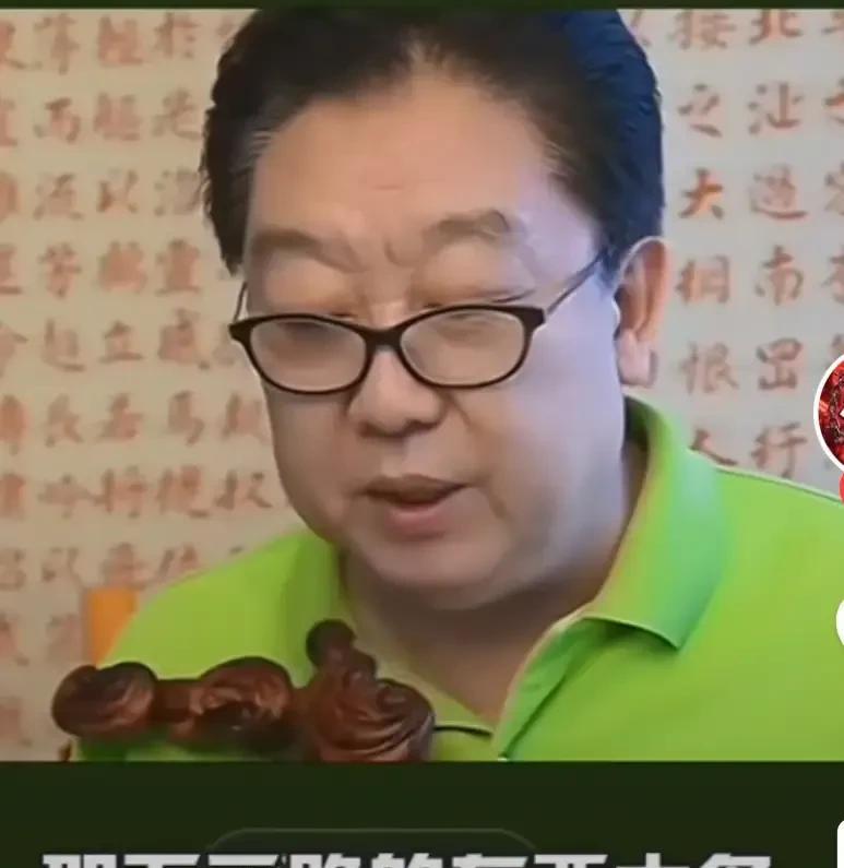 主流相声演员怒怼德云社。
一个主流相声演员叫郑建，也开直播，说德云社的东西下三路
