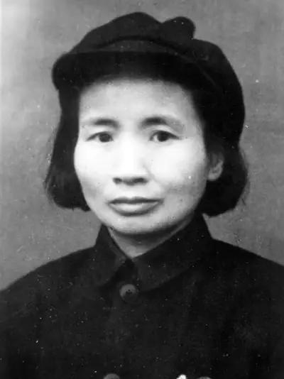 1932年，地下党钱瑛被俘，她敏锐地意识到，丈夫送给自己的珍贵怀表，极有可能暴露