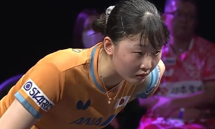 苦战五局，张本美和惜败早田希娜。
有意思，决胜局美和4：2领先，早田请求手腕伤医
